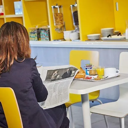 Kyriad Eco - Ferrand Estaing クレルモン・フェラン