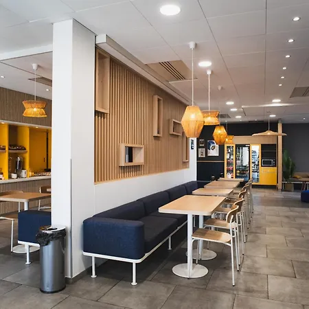 ホテル Kyriad Eco - Ferrand Estaing 2*