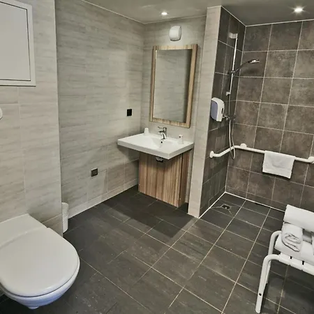 Ξενοδοχείο Kyriad Eco - Ferrand Estaing