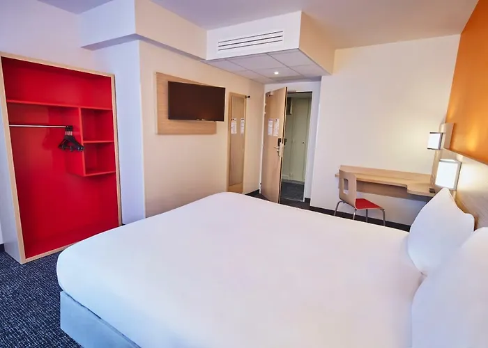 Kyriad Eco - Ferrand Estaing Клермон-Ферран