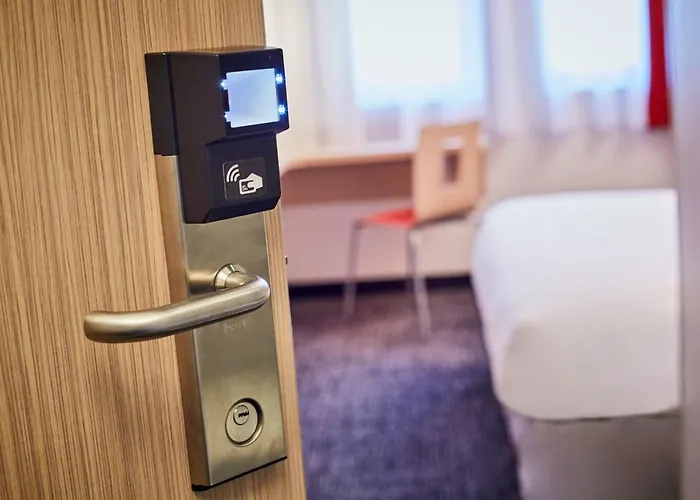 Kyriad Eco - Ferrand Estaing Hotel