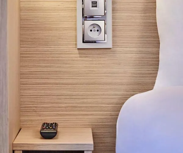 Отель Kyriad Eco - Ferrand Estaing